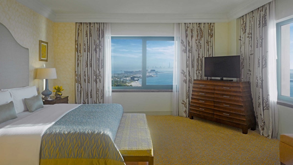 ONE BEDROOM EXECUTIVE CLUB SUITE