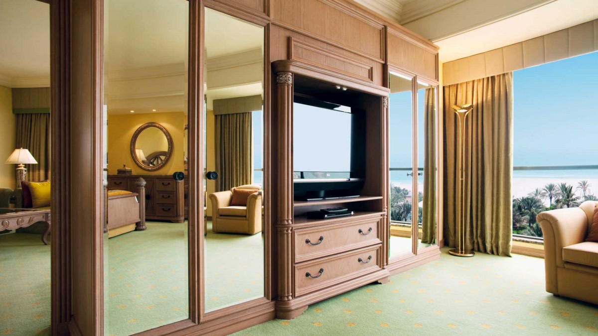 SUPER DELUXE SUITE