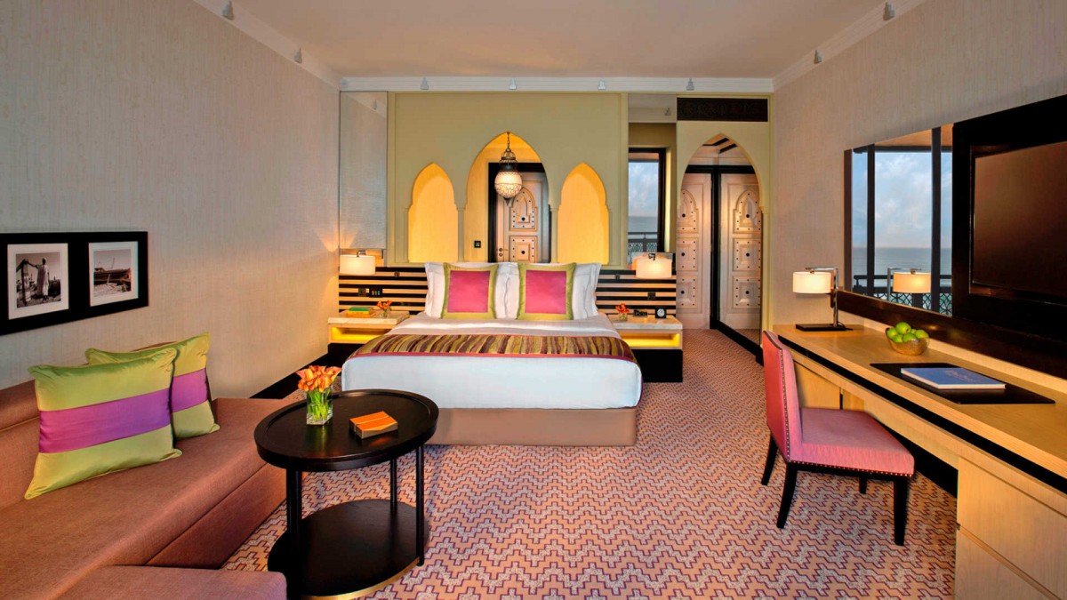 EXECUTIVE OCEAN ROOM