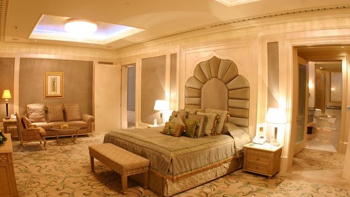 ROYAL KHALEEJ SUITE