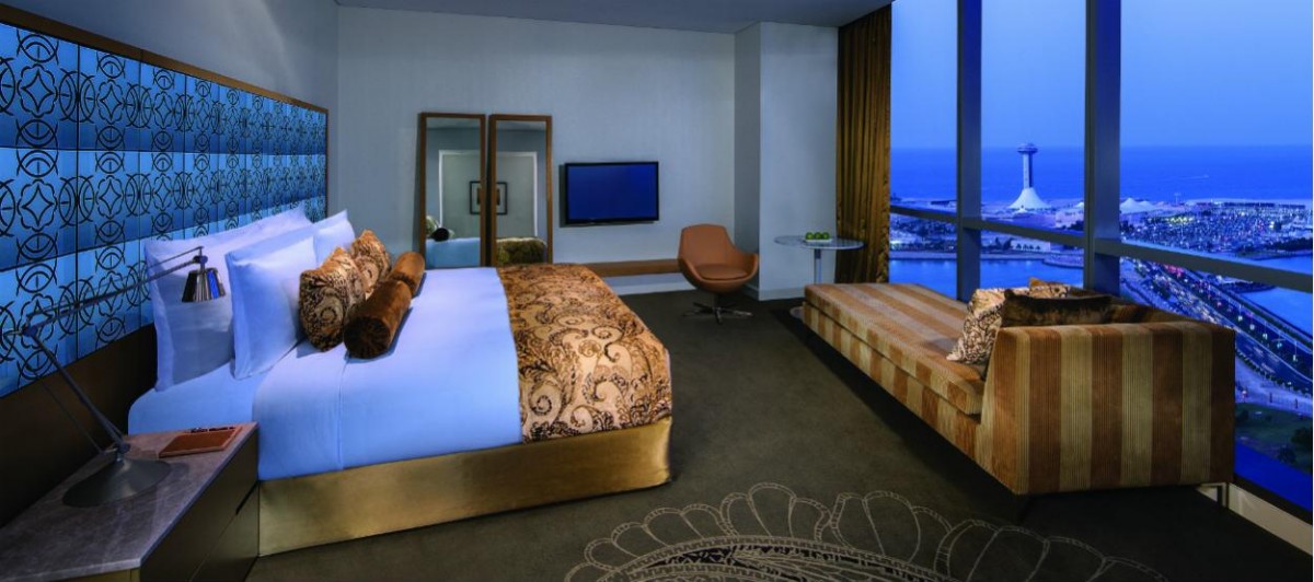 DELUXE KING ROOM