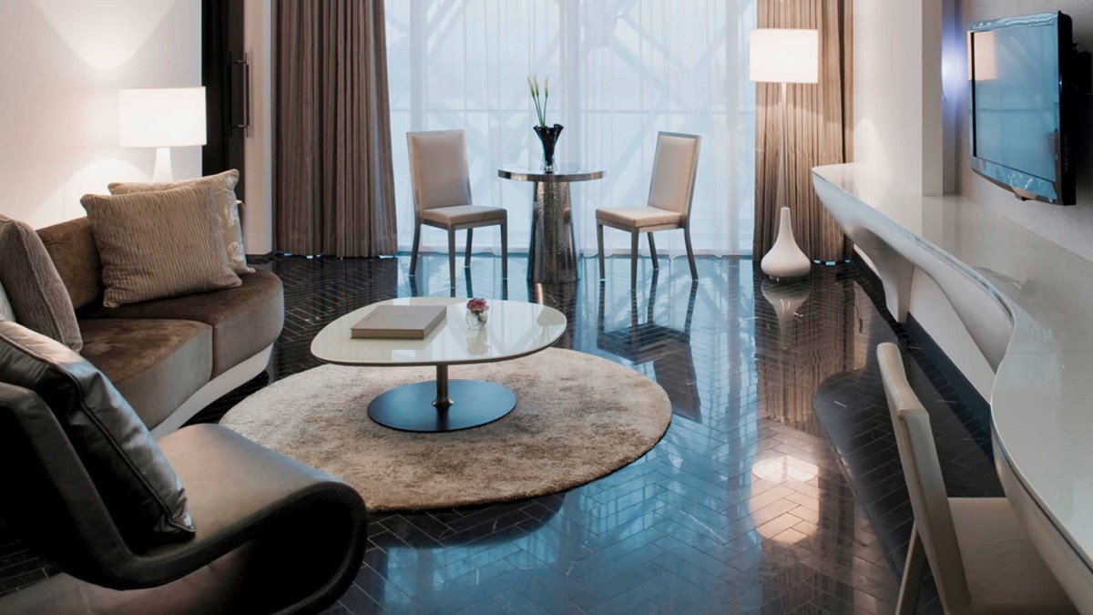 DELUXE SUITE