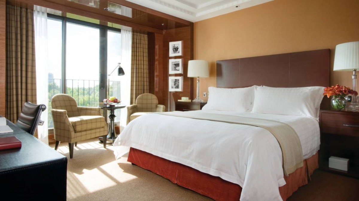 PREMIER ROOM