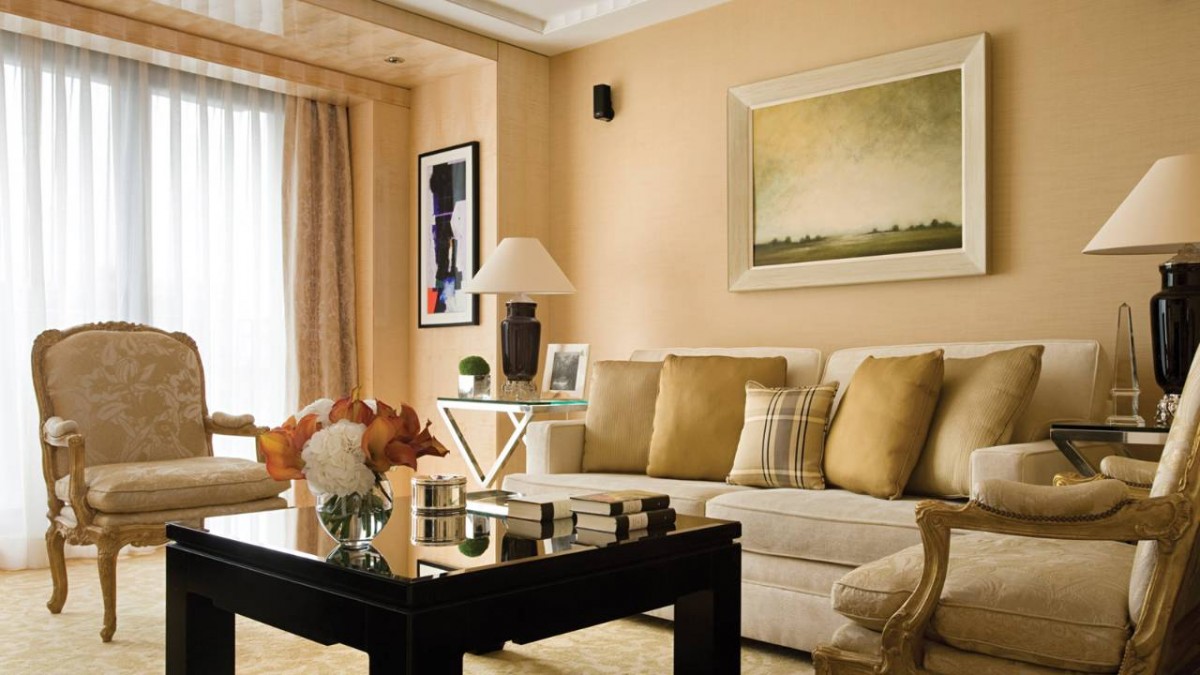 DELUXE ONE-BEDROOM SUITE