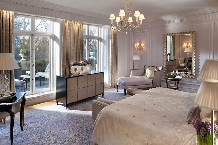 THE ROYAL SUITE
