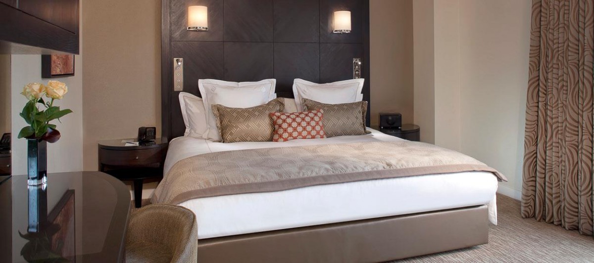 DELUXE BALCONY ROOM