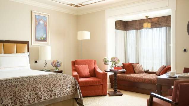 COURTYARD ROOM