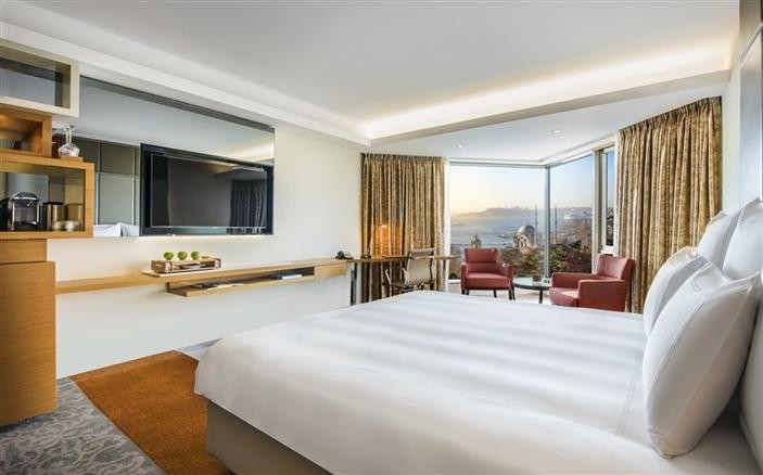 SWISS ADVANTAGE BOSPHORUS VIEW ROOM