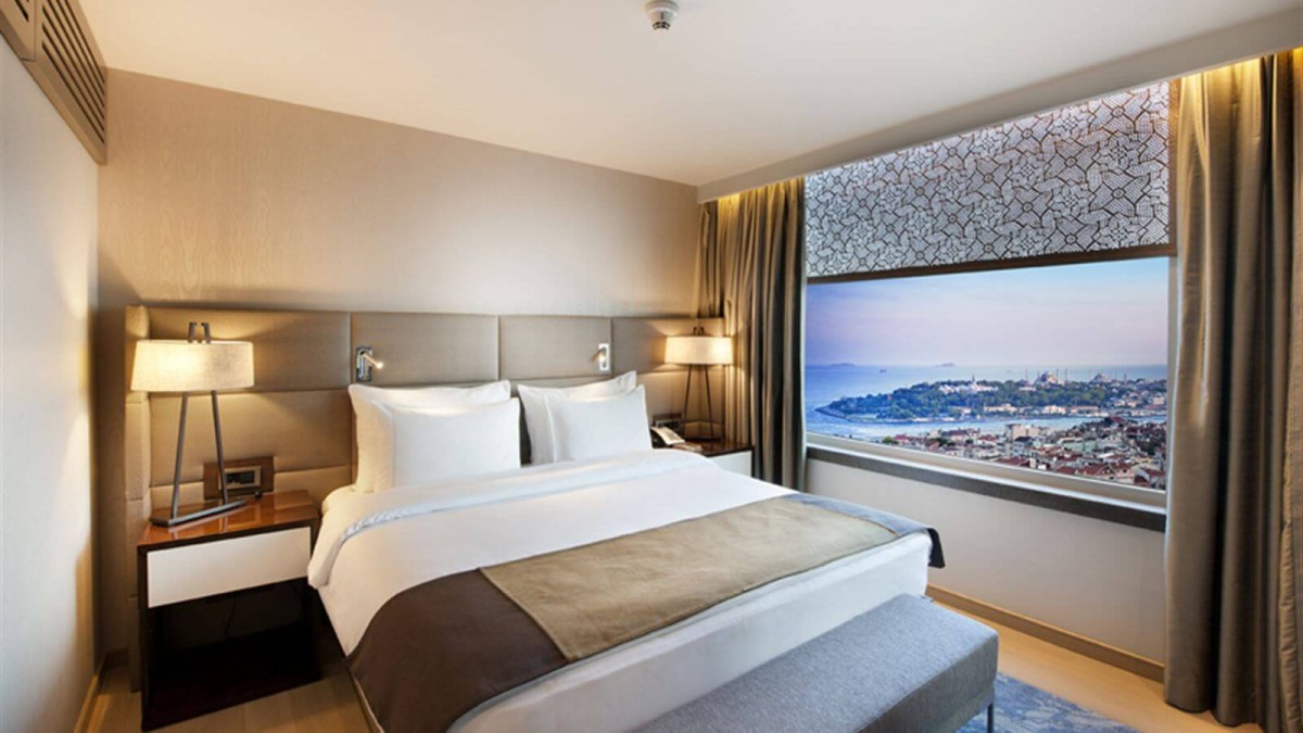 GOLDENHORN SUITE
