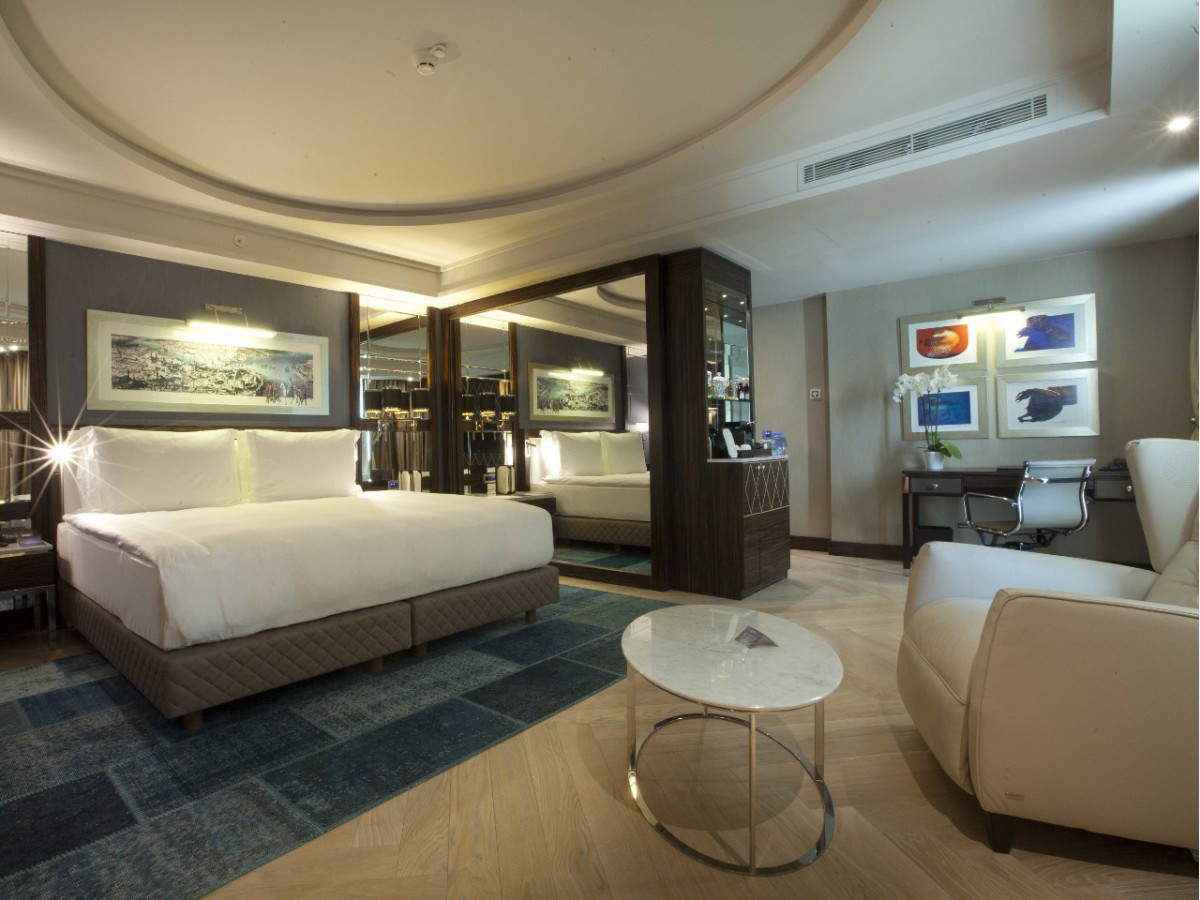 GOLDEN HORN PANORAMIC SUITE