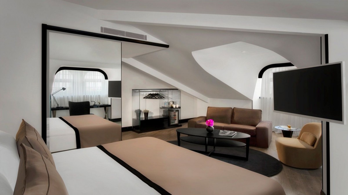 PENTHOUSE ROOM