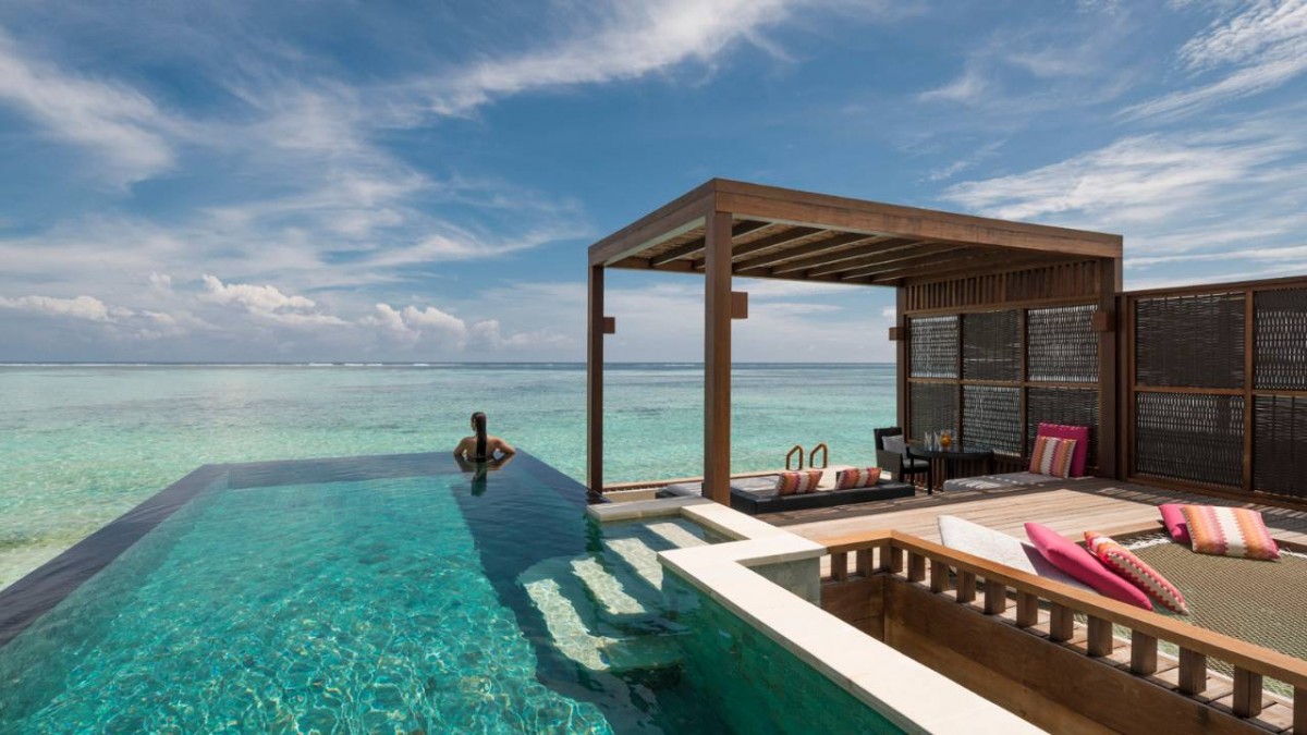 SUNSET WATER VILLA WITH POOL