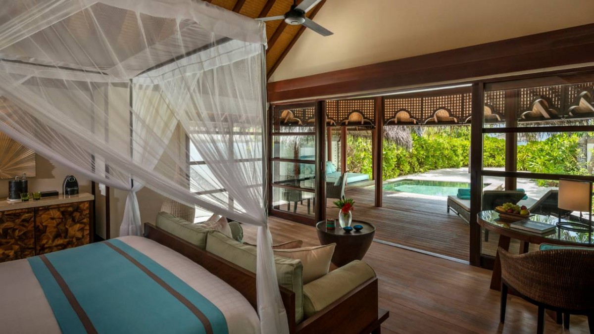 SUNRISE BEACH BUNGALOW WITH POOL
