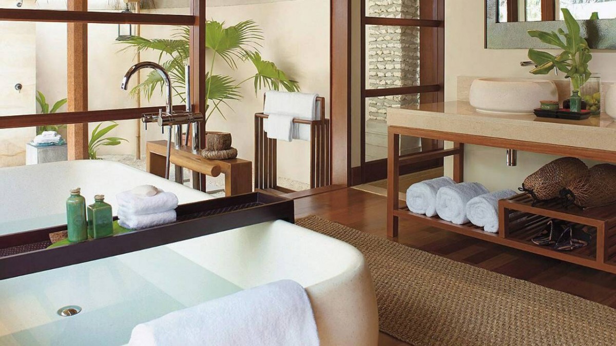 SUNRISE FAMILY BEACH BUNGALOW WITH POOL