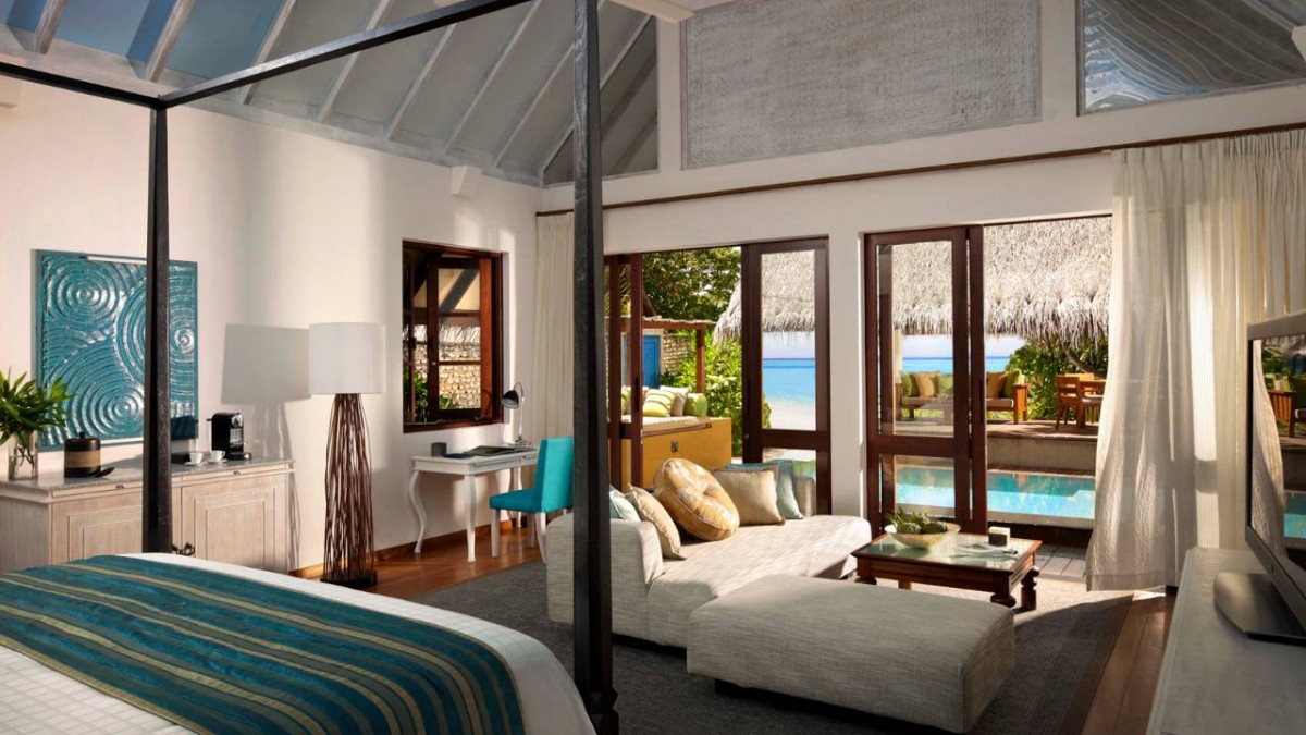 BEACH BUNGALOW WITH POOL