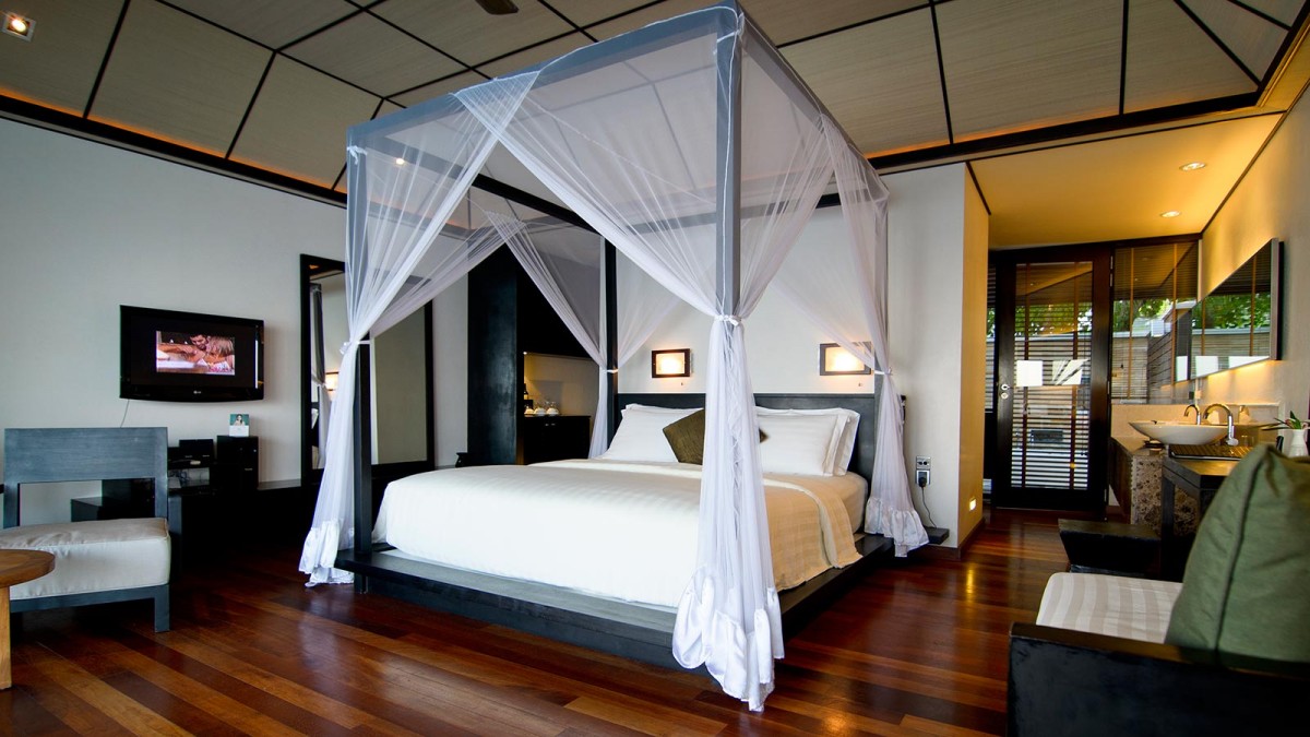 LAGOON VILLA