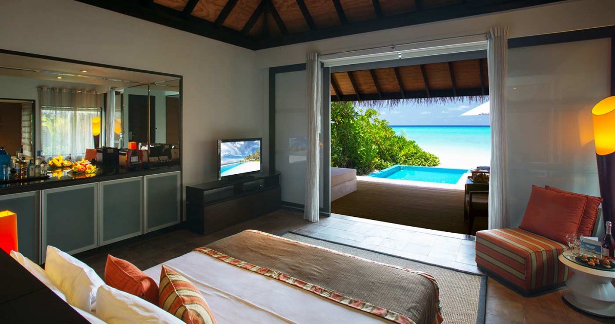 BEACH VILLA WITH POOL