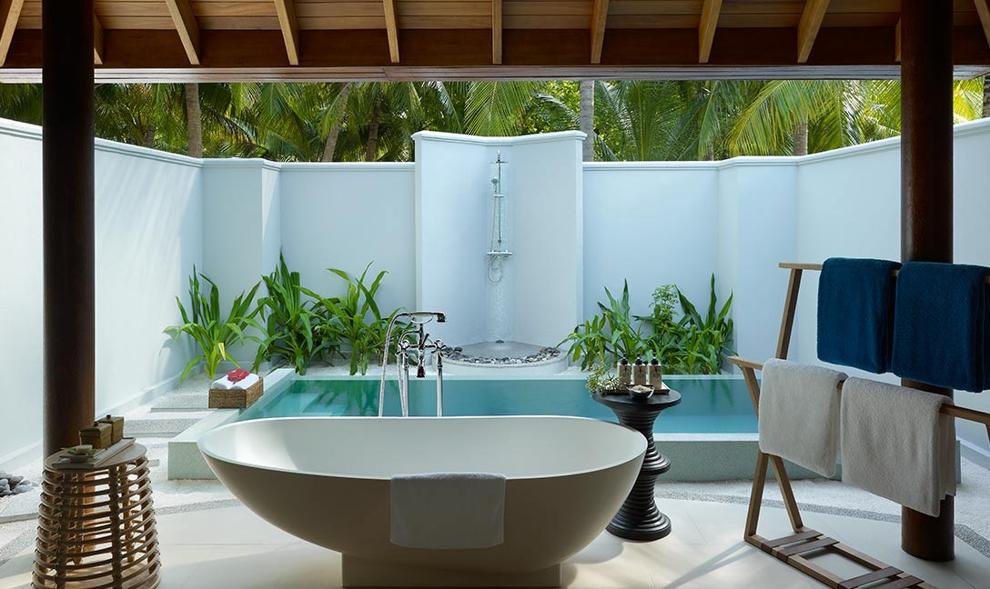 BEACH VILLA WITH POOL
