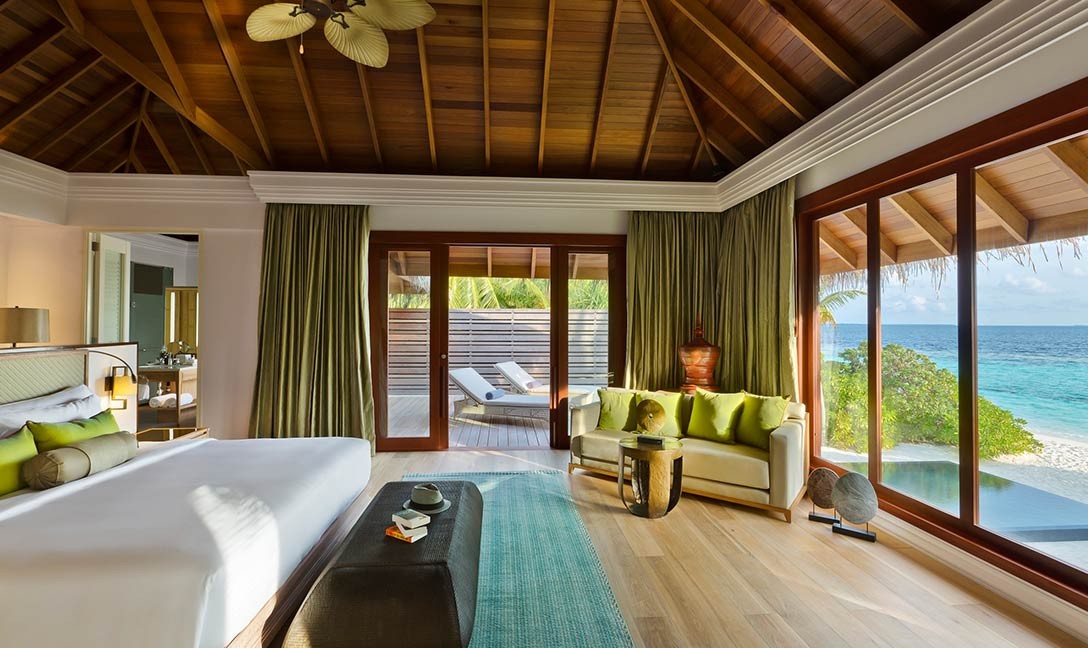 THREE-BEDROOM BEACH RESIDENCE