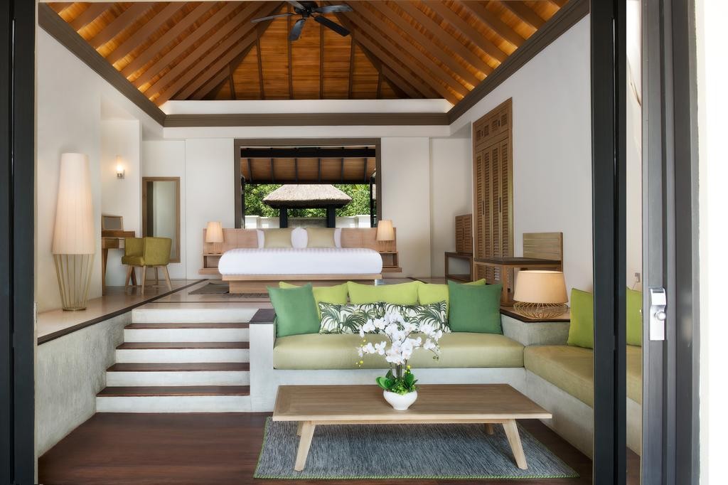 BEACH BUNGALOW WITH PRIVATE POOLS