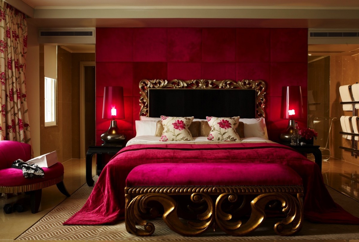 THE SCHIAPARELLI SUITE