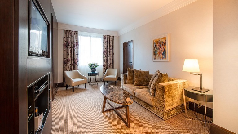 SUPERIOR SUITE