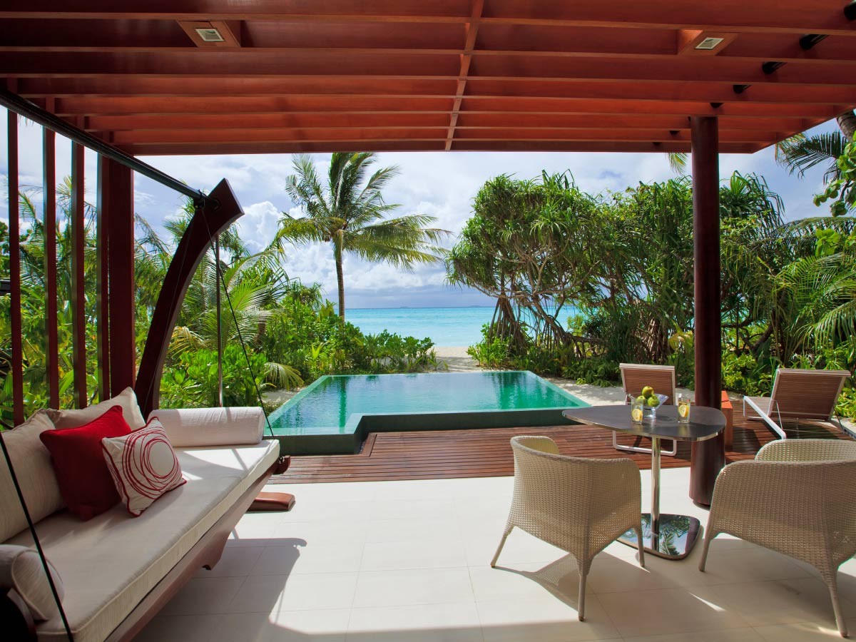 BEACH STUDIO WITH POOL