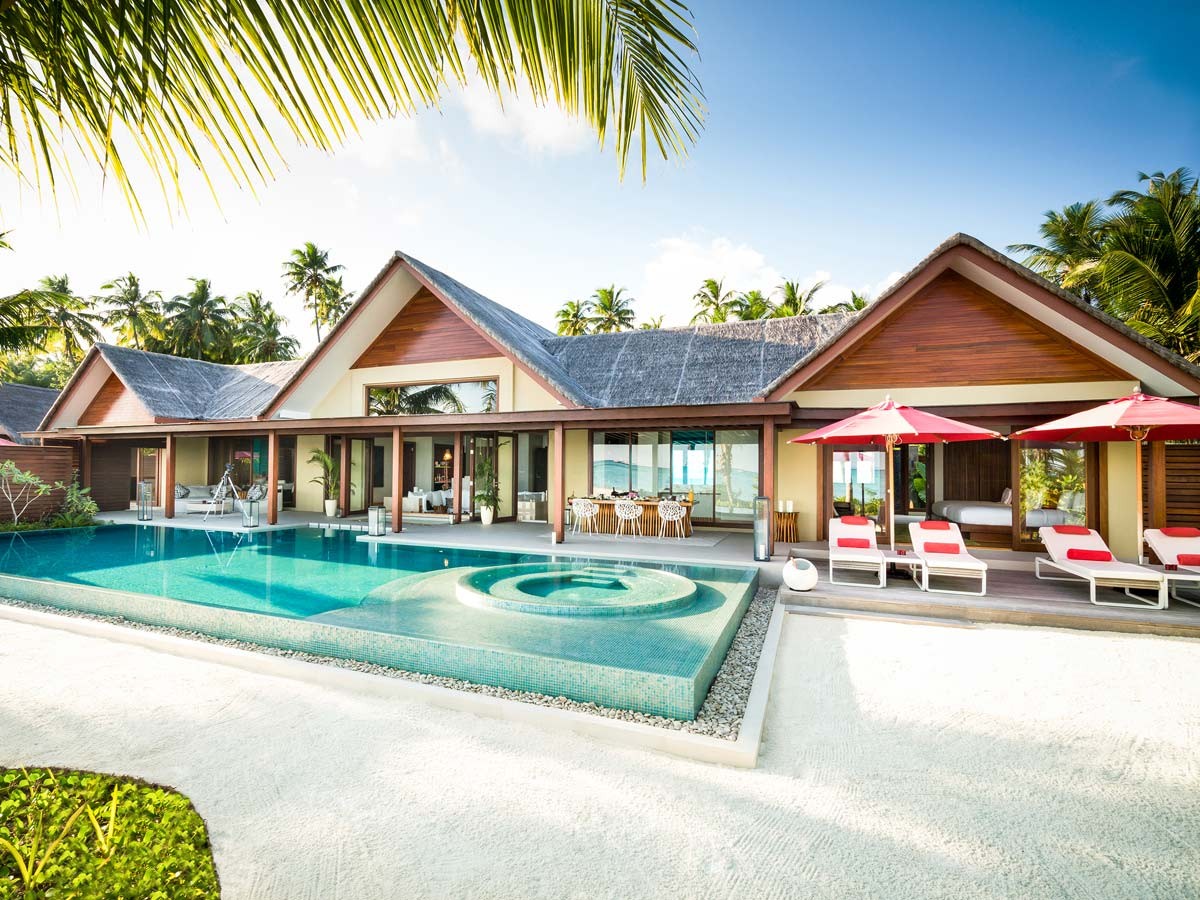 THREE BEDROOM FAMILY BEACH PAVILION WITH POOL
