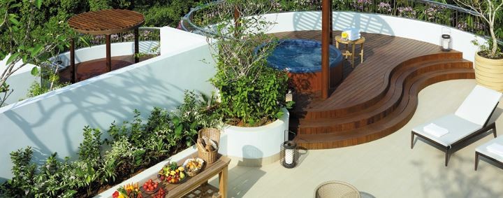 GARDEN WING PREMIER BALCONY SUITE