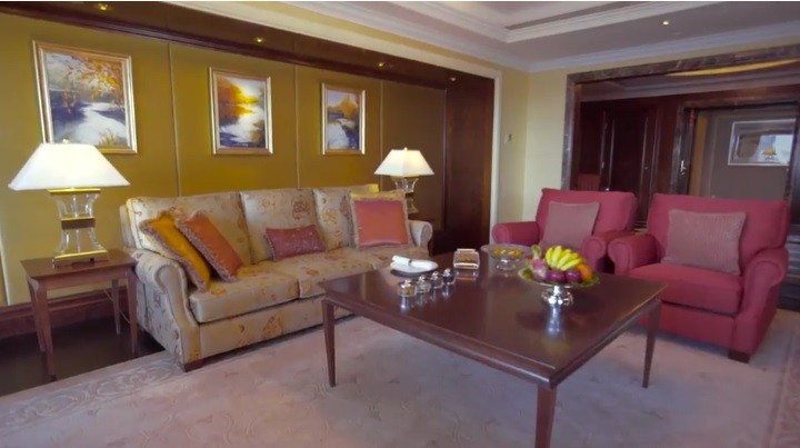SINGAPORE SUITE