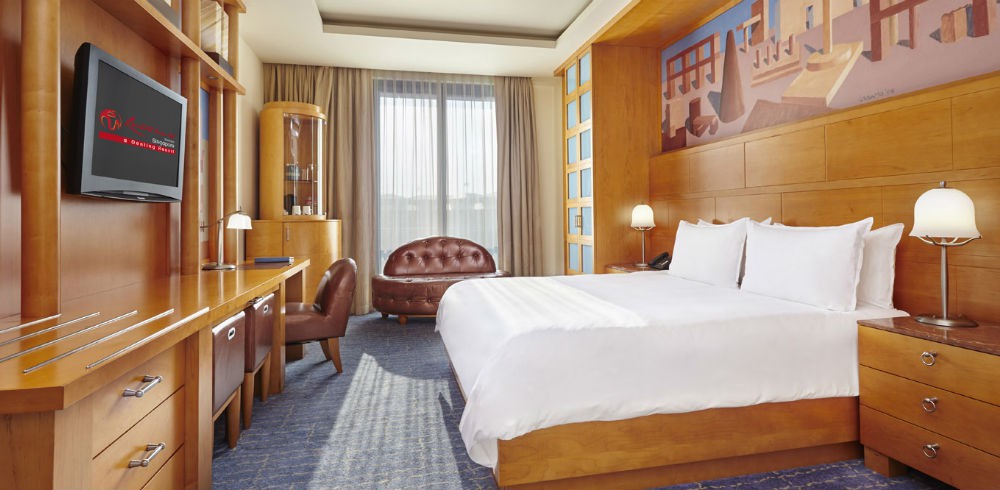 DELUXE ROOM