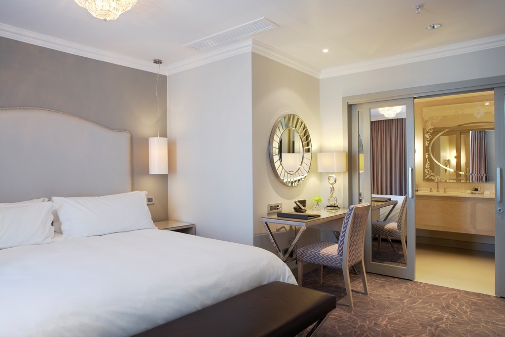 EXECUTIVE SUITE