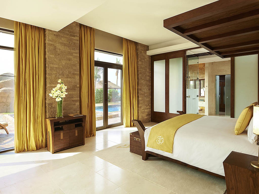 BEACH VILLA