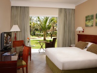 DELUXE ROOM TERRACE GARDEN VIEW