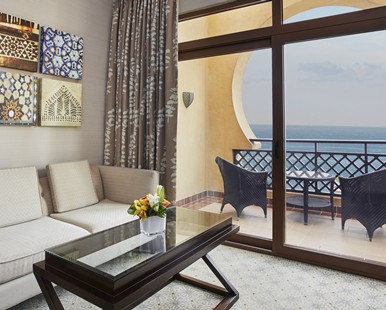 KING DELUXE ROOM WITH SEA VIEW