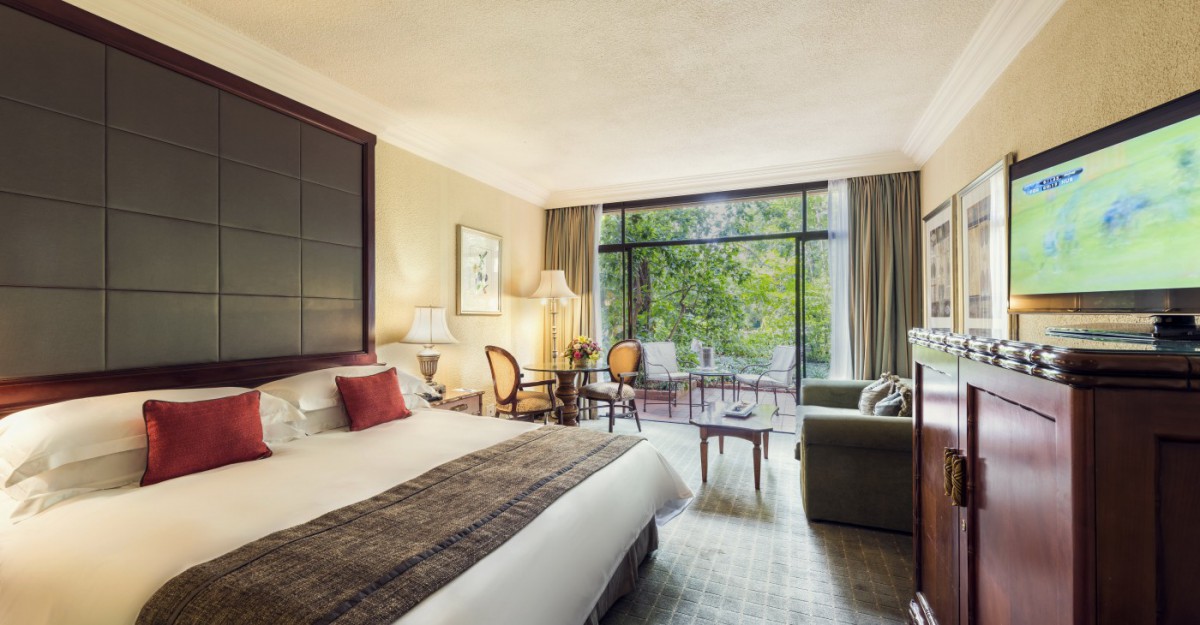 SUPERIOR LUXURY WITH BALCONY ROOM