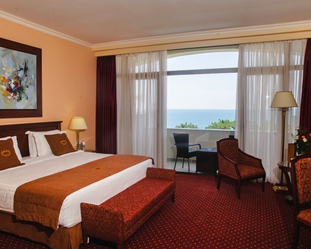 DELUXE SEA VIEW