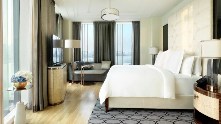 FOUR SEASONS EXECUTIVE SUITE