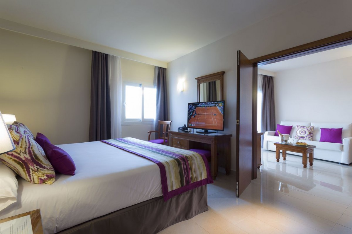 JUNIOR SUITES