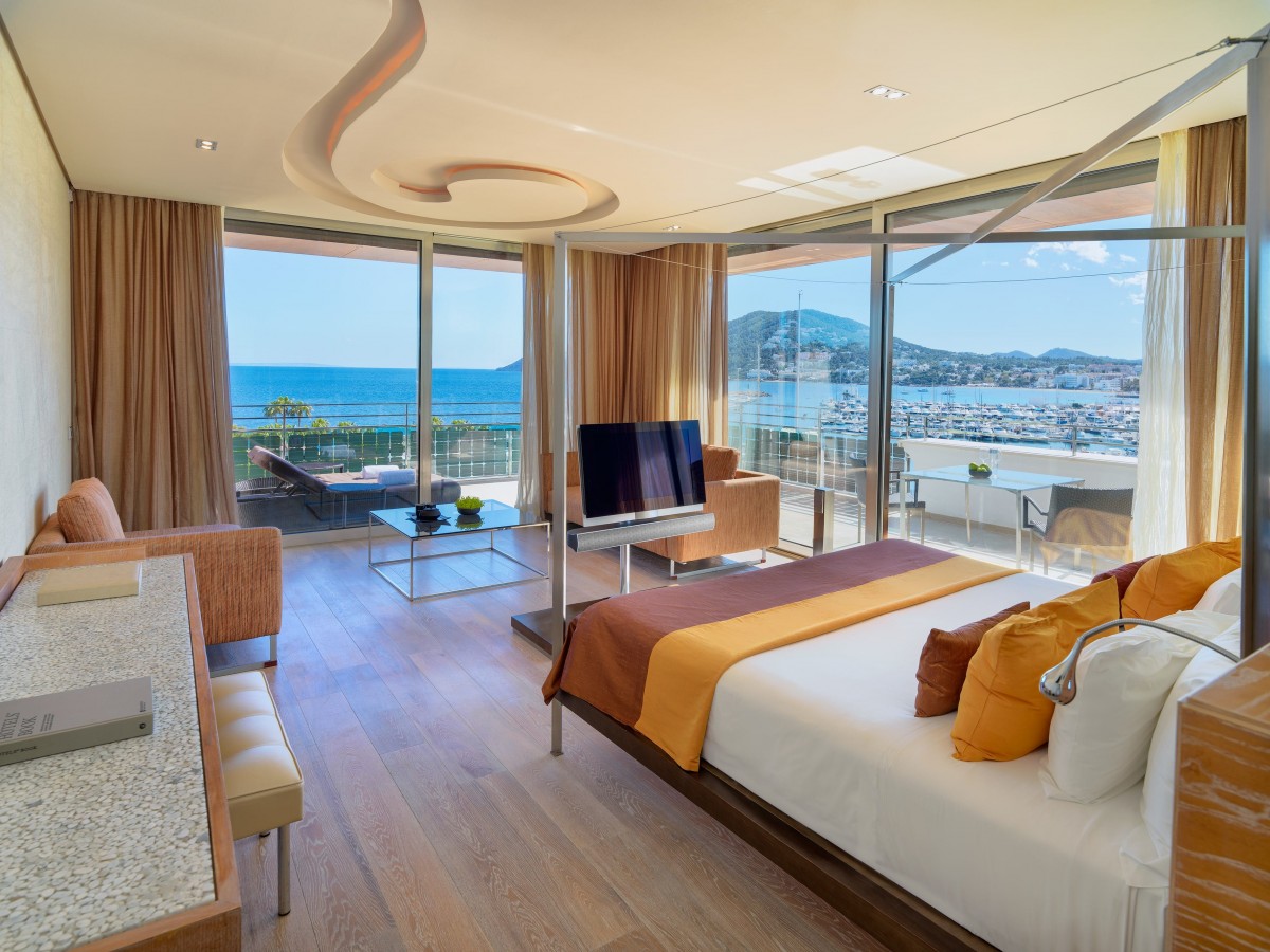 PRESIDENTIAL SUITE