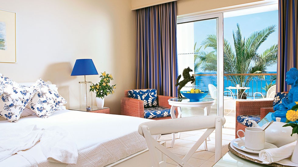 LUXURY GUESTROOM DIRECT SEA VIEW