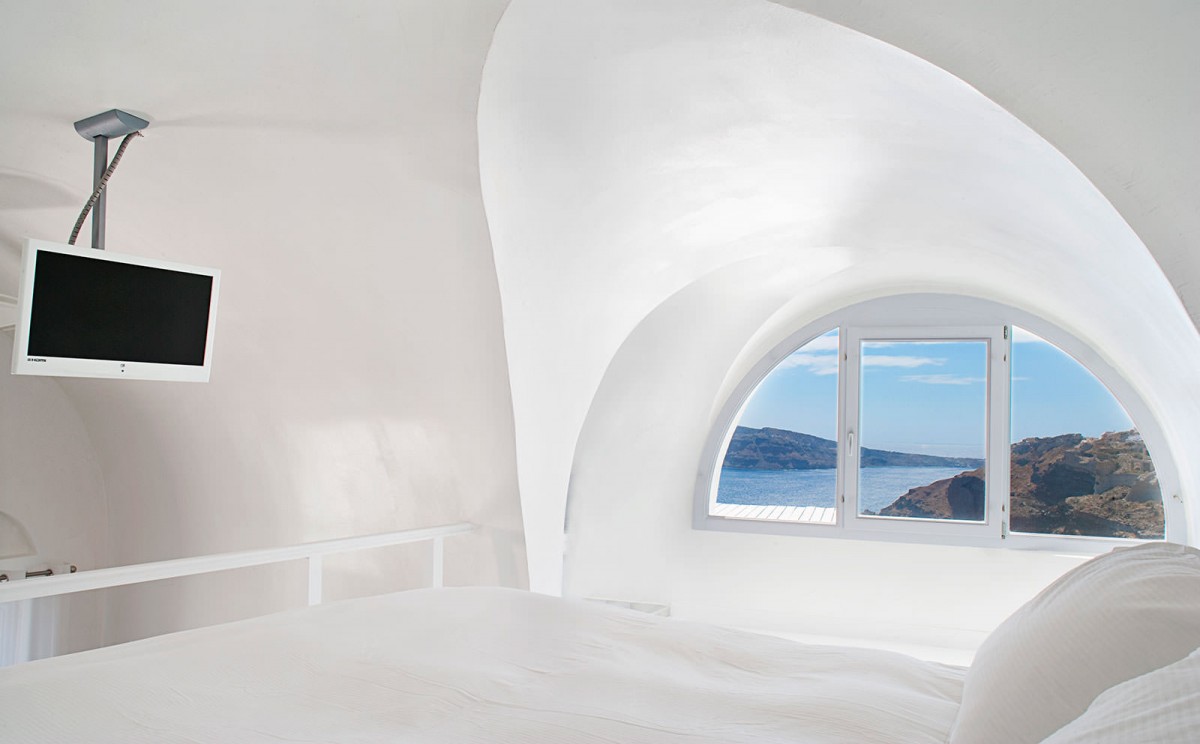 HONEYMOON SUITES WITH OPEN AIR JETTED TUB