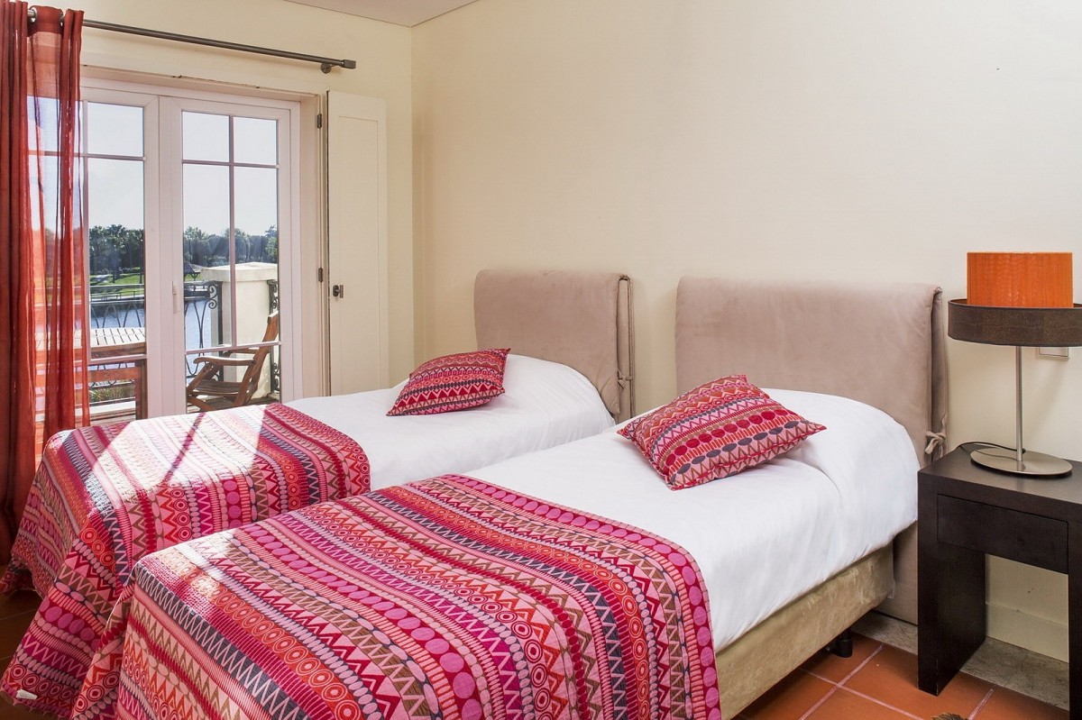 APARTMENT WITH A RESORT VIEW AND 2 ROOMS