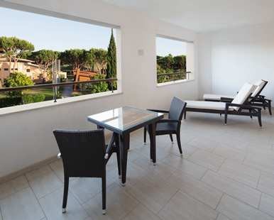 KING DELUXE ROOM PLUS WITH GOLF VIEW