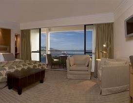 PENINSULA SUITE