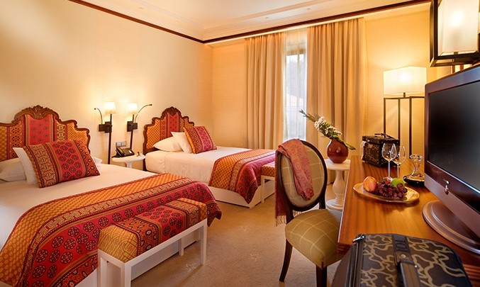 SUITE WITH GARDEN VIEW