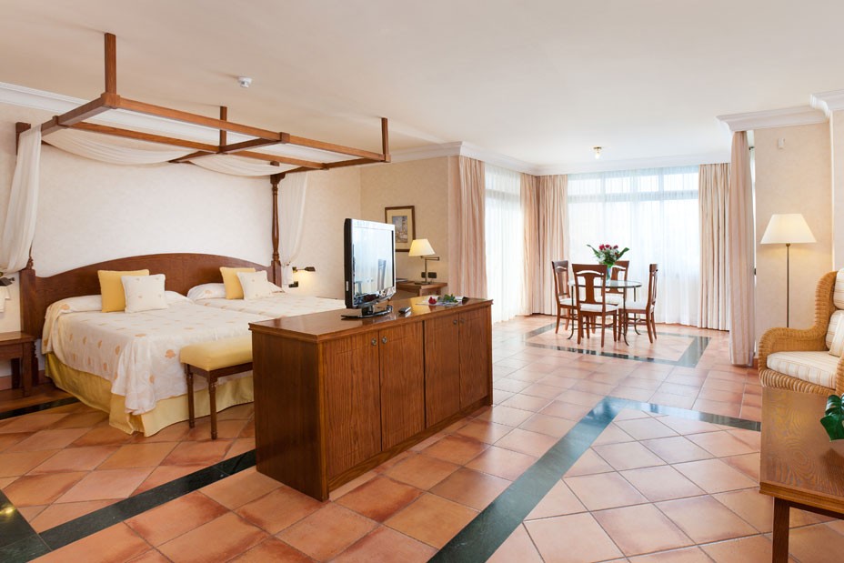JUNIOR SUITE