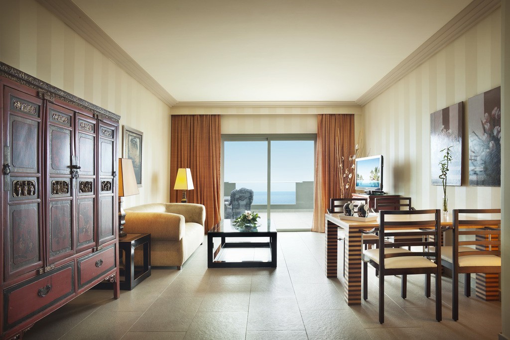 ROYAL SUITE