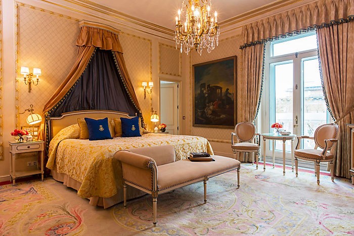 ROYAL SUITE