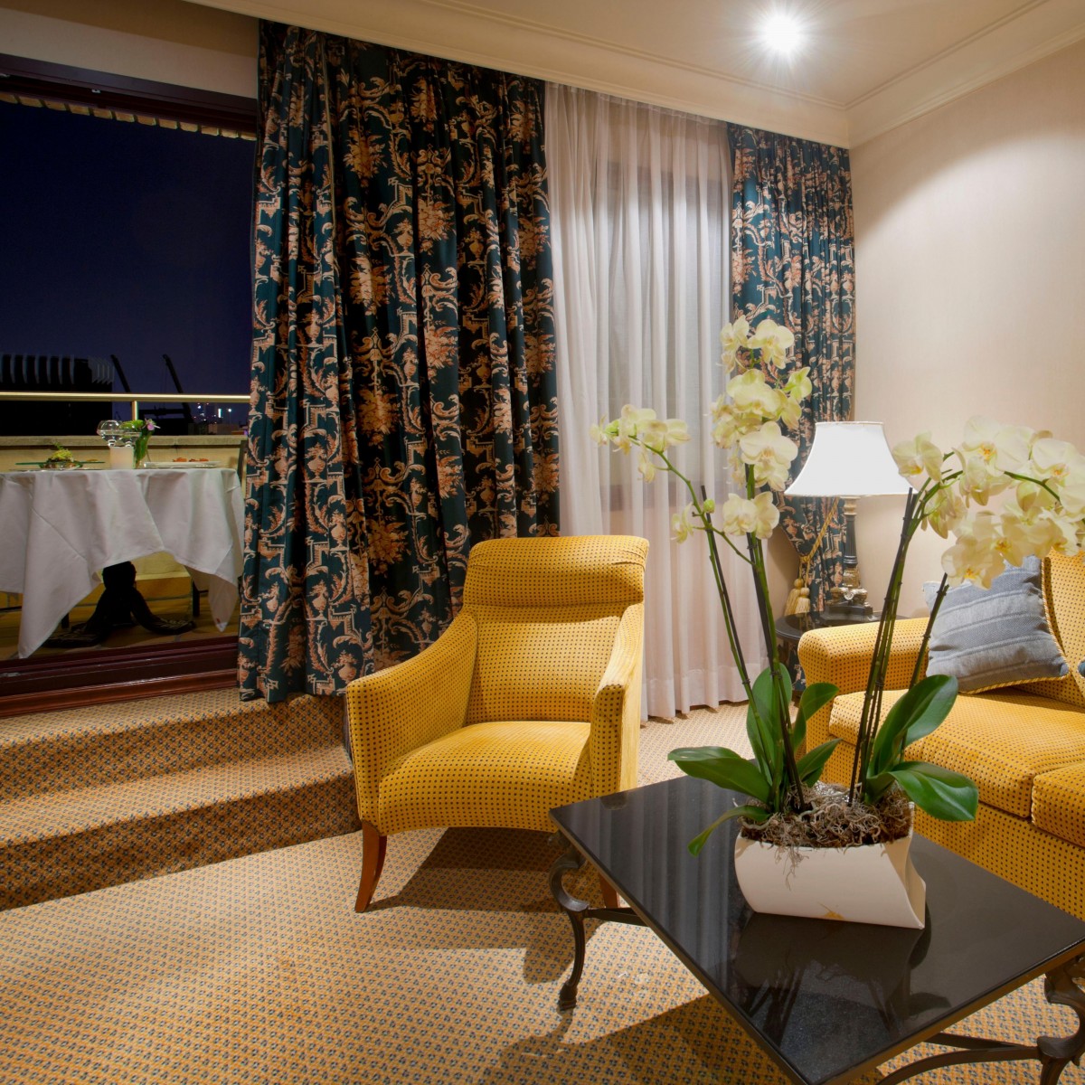 ROYAL SUITE